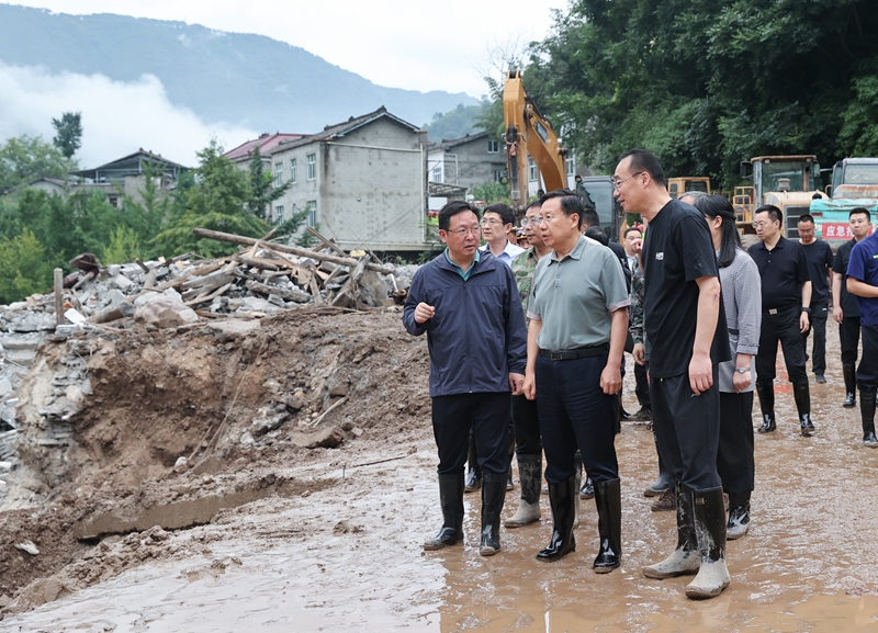 王晓晖赶赴雅安市汉源县山洪灾害现场指挥处置救援时强调 全力搜救失联人员 最大限度减少人员伤亡 施小琳作批示并赶往灾害现场「相关图片」