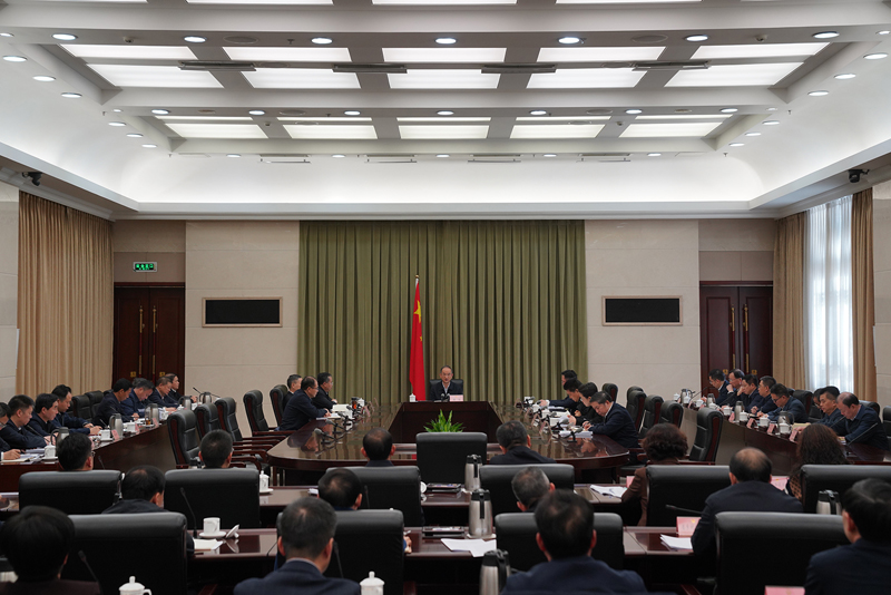 黄强主持召开省政府党组(扩大)会议传达学习习近平总书记重要指示精神研究主题教育整改落实情况“回头看”等工作「相关图片」