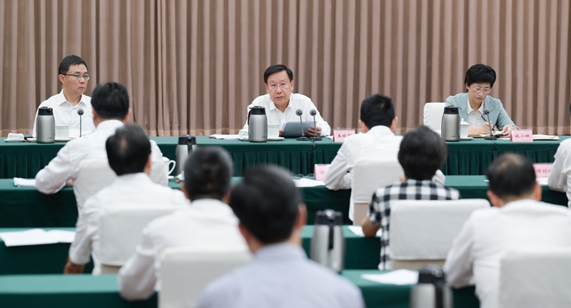 省委常委会召开(扩大)会议 专题传达学习党的二十届三中全会精神 扎实抓好二十届三中全会精神学习宣传贯彻 确保党中央决策部署在四川落地生根开花结果「相关图片」